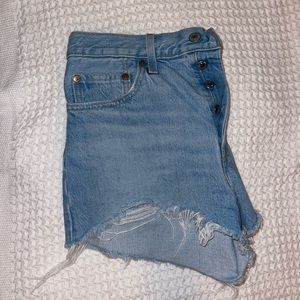 Levi’s 501 size 28